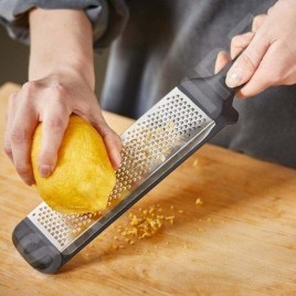 FISKARS Équipement de cuisine - Râpe à grains fins 1014412