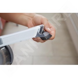 BLACK+DECKER Nettoyage - Aspirateur à main sans fil 18V, station de charge, titane/chrome PV1820L-QW