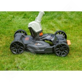 BLACK+DECKER Accessoires - Châssis à roues pour tondeuses à cordes CM100-XJ