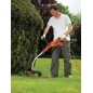 BLACK+DECKER Outils de jardinage - Tondeuse à gazon 800 W, largeur de coupe 33 cm GL8033-QS