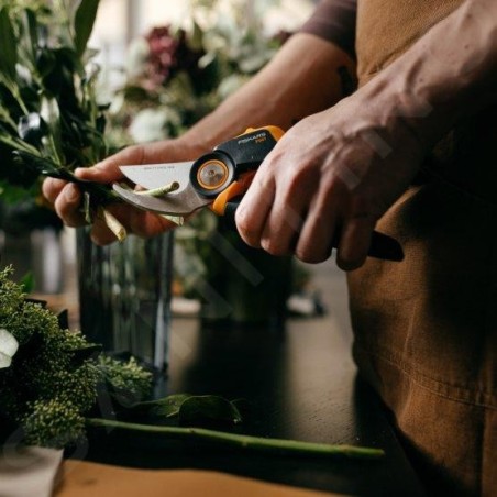 FISKARS Outils de jardinage - Sécateur traditionnel pour arbustes 1057175