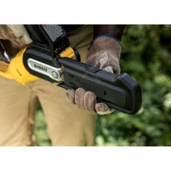 DeWALT Outillage - Scie d'élagage sans fil 18V 20 cm, 1 batterie XR 5.0 Ah, chargeur DCMPS520P1