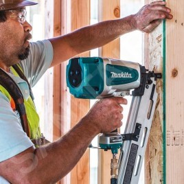 Makita Outillage - Cloueur pneumatique 50-90 mm AN924