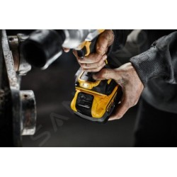 DeWALT Outillage - Clé à chocs 18V AKU, 2x batterie 5,7Ah POWERSTACK, chargeur DCF961H2T