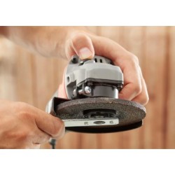 BLACK+DECKER Outillage - Meuleuse d'angle 710 W, pour disques de 115 mm BEG010-QS