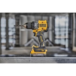DeWALT Outillage - Perceuse-visseuse compacte sans fil XR 18V DCD800NT