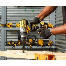 DeWALT Outillage - Perceuse-visseuse à percussion sans fil 18V, 2 batteries 5,0 Ah Li-lon, chargeur DCD996P2