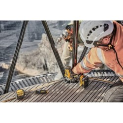 DeWALT Outillage - Perceuse-visseuse à percussion sans fil 18V, 2 batteries 5,0 Ah Li-lon, chargeur DCD996P2