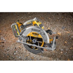 DeWALT Outillage - Scie circulaire AKU 18V, 2x 6.0 Ah FLEXVOLT, chargeur DCS573T1