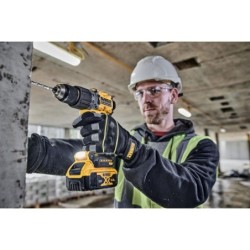 DeWALT Outillage - Perceuse-visseuse à percussion compacte XR 18V 5Ah, 2 batteries DCD805P2T