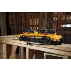 DeWALT Accessoires - Chargeur 4A avec 4 ports, pour batteries 10,8/54 V DCB104