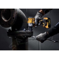 DeWALT Outillage - Clé à chocs AKU 18V, 2x batterie 5,0 Ah XR, chargeur DCF921P2T
