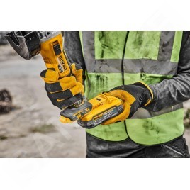 DeWALT Outillage - Meuleuse d'angle sans fil 18V 125 mm, 2 batteries 5,0 Ah, POWERSTACK, chargeur DCG405H2T