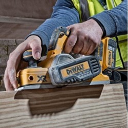 DeWALT Outillage - Rabot AKU 18V 82 mm, 2x batterie 5,0 Ah XR, chargeur DCP580P2