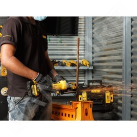 DeWALT Outillage - Meuleuse d'angle 18V, 125 mm, 2 batteries XR 5 Ah DCG405P2