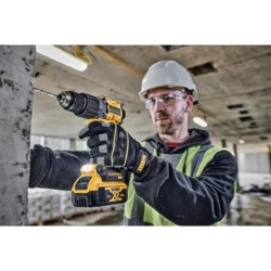DeWALT Outillage - Perceuse à percussion AKU 18V, 2x batterie 5,0 Ah LANYARD READY, chargeur DCD805P2LRT