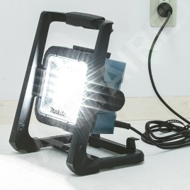Makita Accessoires - Lampe de chantier LED, alimentation sur secteur ou batterie LXT DML805