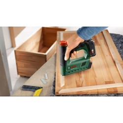 Bosch Outillage - Agrafeuse sans fil 18V, sans batterie ni chargeur 06032A7000
