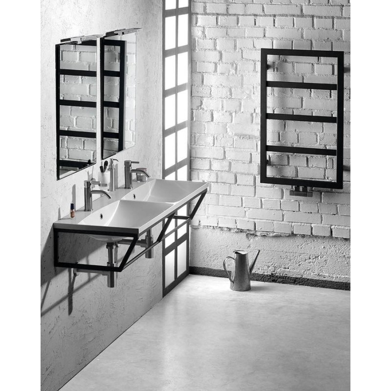 Salle de bain SKA 120, tapis noir