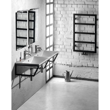 Salle de bain SKA 120, tapis noir