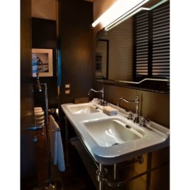 Construction WALDORF pour lavabo double 150cm avec étagère en verre, chrome